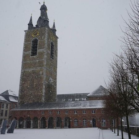 Le Refuge Des Catulas Thuin Exteriér fotografie