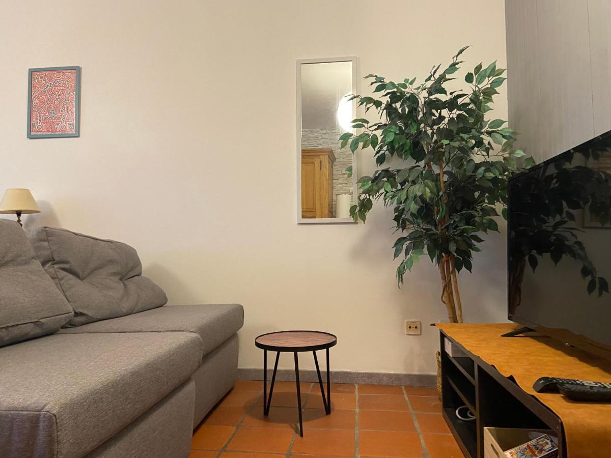Le Refuge Des Catulas Thuin Exteriér fotografie